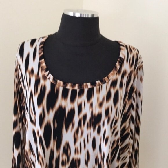 KAREN KANE size 2X Printed Asymmetrical Top - Picture 2 of 5
